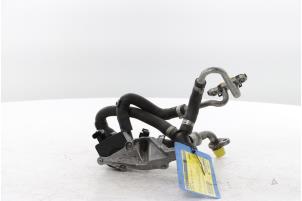 Gebruikte Waterpomp Peugeot 3008 II (M4/MC/MJ/MR) 1.2 12V e-THP PureTech 130 Prijs € 59,98 Margeregeling aangeboden door Snuverink Autodemontage