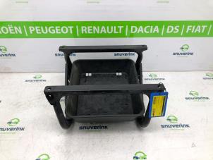 Gebruikte Stoelframe Peugeot Boxer (244) 2.0 HDi Prijs op aanvraag aangeboden door Snuverink Autodemontage