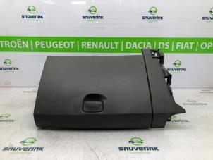 Gebruikte Dashboardkastje Renault Scénic II (JM) 2.0 16V Prijs op aanvraag aangeboden door Snuverink Autodemontage