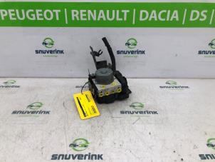 Gebruikte ABS Pomp Dacia Logan MCV II/Sandero Wagon (7S) 0.9 TCE 12V Prijs € 67,49 Margeregeling aangeboden door Snuverink Autodemontage