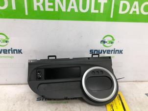 Gebruikte Cockpit Renault Twingo II (CN) 1.2 16V Prijs € 67,49 Margeregeling aangeboden door Snuverink Autodemontage