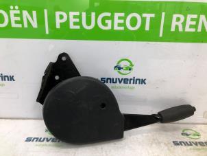 Gebruikte Handremhendel Peugeot Boxer (U9) 2.2 HDi 130 Euro 5 Prijs € 108,88 Inclusief btw aangeboden door Snuverink Autodemontage