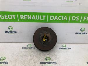 Gebruikte Remtrommel achter Renault Twingo II (CN) 1.2 16V Prijs € 50,00 Margeregeling aangeboden door Snuverink Autodemontage