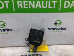 Gebruikte Airbag Module Renault Clio IV Estate/Grandtour (7R) 0.9 Energy TCE 12V Prijs € 80,00 Margeregeling aangeboden door Snuverink Autodemontage