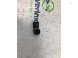 Gebruikte PDC Sensor Renault Clio IV Estate/Grandtour (7R) 0.9 Energy TCE 12V Prijs € 30,00 Margeregeling aangeboden door Snuverink Autodemontage