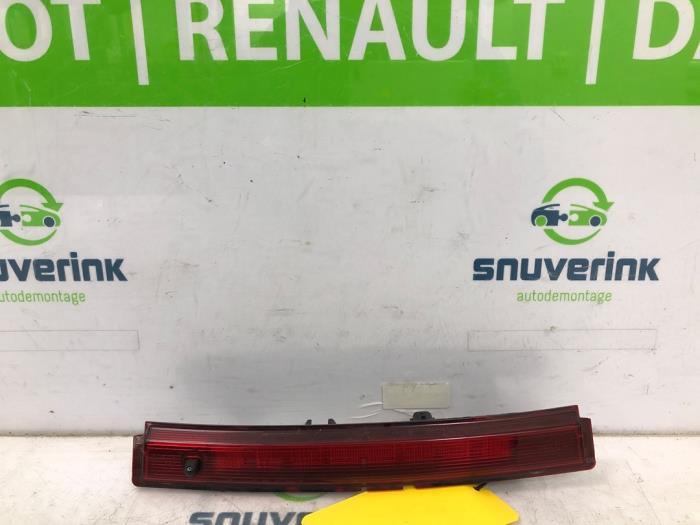 Remlicht Extra midden van een Renault Clio IV Estate/Grandtour (7R) 0.9 Energy TCE 12V 2015