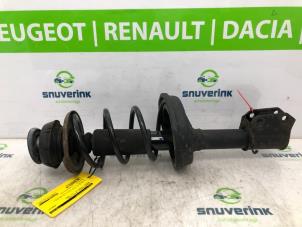 Gebruikte Schokdemperpoot rechts-voor Renault Twingo II (CN) 1.2 16V Prijs € 40,00 Margeregeling aangeboden door Snuverink Autodemontage