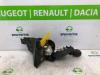 Versnellingspook van een Renault Master IV (MA/MB/MC/MD/MH/MF/MG/MH) 2.3 dCi 16V 2012
