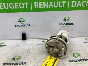 Gebruikte Tank element Pomp Renault Master III (MA/MB/MC/MD/MH/MF/MG/MH) 2.3 dCi 16V Prijs € 81,68 Inclusief btw aangeboden door Snuverink Autodemontage