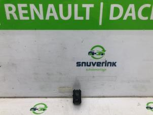 Gebruikte Tempomaat Bediening Renault Zoé (AG) 65kW Prijs € 18,15 Inclusief btw aangeboden door Snuverink Autodemontage