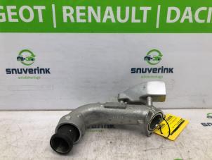 Gebruikte Luchtinlaat slang Renault Master IV (MA/MB/MC/MD/MH/MF/MG/MH) 2.3 dCi 150 16V Prijs € 48,40 Inclusief btw aangeboden door Snuverink Autodemontage