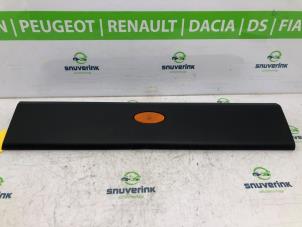 Gebruikte Sierstrip Renault Master IV (MA/MB/MC/MD/MH/MF/MG/MH) 2.3 dCi 150 16V Prijs € 54,45 Inclusief btw aangeboden door Snuverink Autodemontage