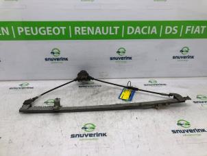 Gebruikte Ruitmechaniek 2Deurs links-voor Peugeot Boxer Prijs € 40,00 Margeregeling aangeboden door Snuverink Autodemontage