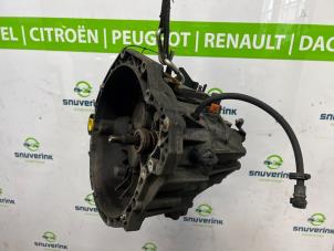 Gebruikte Versnellingsbak Renault Master III (FD/HD) 2.5 dCi 120 FAP Prijs € 786,50 Inclusief btw aangeboden door Snuverink Autodemontage