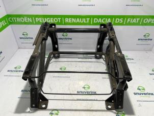 Gebruikte Stoelframe Peugeot Boxer (U9) 2.2 HDi 100 Euro 4 Prijs € 284,35 Inclusief btw aangeboden door Snuverink Autodemontage