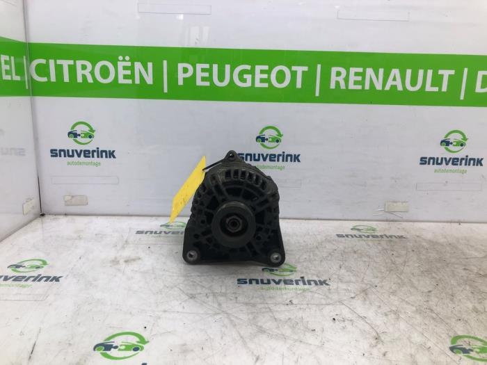 Gebruikte Dynamo Renault Twingo II (CN) 1.2 16V Prijs € 25,00 Margeregeling aangeboden door Snuverink Autodemontage