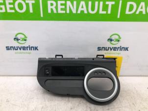 Gebruikte Instrumentenpaneel Renault Twingo II (CN) 1.2 16V Prijs € 75,00 Margeregeling aangeboden door Snuverink Autodemontage