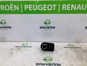 Gebruikte Licht Schakelaar Opel Corsa D 1.3 CDTi 16V ecoFLEX Prijs € 30,00 Margeregeling aangeboden door Snuverink Autodemontage