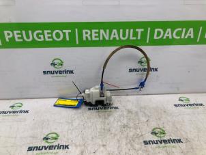 Gebruikte Deurslot Mechaniek 2Deurs rechts Peugeot Bipper (AA) 1.4 HDi Prijs € 35,00 Margeregeling aangeboden door Snuverink Autodemontage