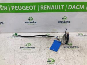 Gebruikte Deurslot Mechaniek 2Deurs links Peugeot Bipper (AA) 1.4 HDi Prijs € 35,00 Margeregeling aangeboden door Snuverink Autodemontage