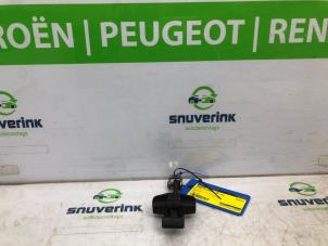 Gebruikte Deurvanger 2Deurs links Peugeot Bipper (AA) 1.4 HDi Prijs € 20,00 Margeregeling aangeboden door Snuverink Autodemontage