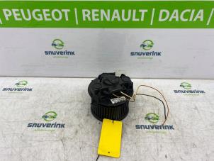 Gebruikte Chaufage Ventilatiemotor Renault Modus/Grand Modus (JP) 1.2 16V TCE 100 Prijs € 45,00 Margeregeling aangeboden door Snuverink Autodemontage