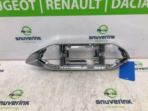 Gebruikte Dashboard deel Peugeot 308 (L3/L8/LB/LH/LP) 1.6 BlueHDi 120 Prijs € 34,98 Margeregeling aangeboden door Snuverink Autodemontage