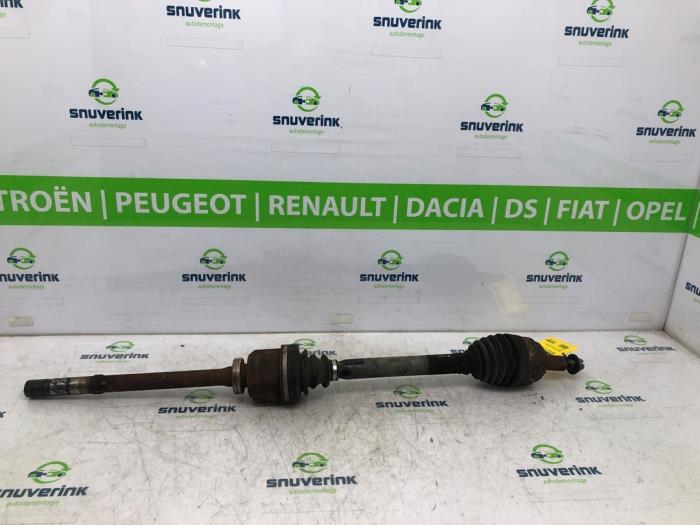 Gebruikte Steekas rechts-voor Renault Laguna III (BT) 2.0 dCiF 16V 150 Prijs € 67,50 Margeregeling aangeboden door Snuverink Autodemontage