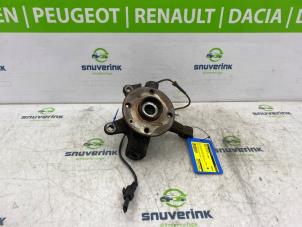 Gebruikte Fusee links-voor Peugeot 107 1.0 12V Prijs € 115,00 Margeregeling aangeboden door Snuverink Autodemontage
