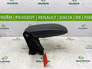 Gebruikte Armsteun Citroen DS3 (SA) 1.6 e-HDi Prijs € 35,00 Margeregeling aangeboden door Snuverink Autodemontage