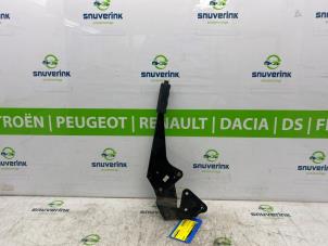 Gebruikte Handremhendel Peugeot Boxer (244) 2.0 HDi Prijs € 60,50 Inclusief btw aangeboden door Snuverink Autodemontage