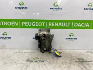 Gebruikte Dynamosteun boven Peugeot Boxer (244) 2.0 HDi Prijs op aanvraag aangeboden door Snuverink Autodemontage