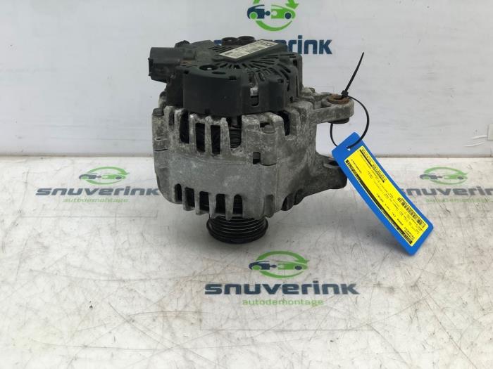 Gebruikte Dynamo Peugeot 2008 (CU) 1.2 12V e-THP PureTech 110 Prijs € 74,98 Margeregeling aangeboden door Snuverink Autodemontage