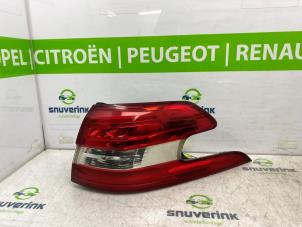 Gebruikte Achterlicht rechts Peugeot 308 SW (L4/L9/LC/LJ/LR) 1.6 BlueHDi 120 Prijs € 160,00 Margeregeling aangeboden door Snuverink Autodemontage