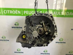 Gebruikte Versnellingsbak Peugeot 107 1.0 12V Prijs € 360,00 Margeregeling aangeboden door Snuverink Autodemontage