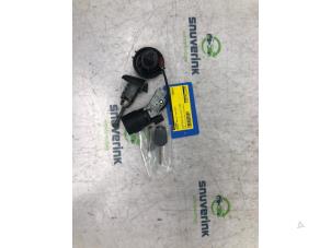 Gebruikte Slotenset Peugeot 308 SW (L4/L9/LC/LJ/LR) 1.6 BlueHDi 120 Prijs € 90,00 Margeregeling aangeboden door Snuverink Autodemontage