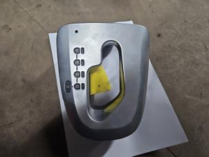 Gebruikte Middenconsoles Renault Vel Satis (BJ) 3.0 dCi V6 24V Prijs € 10,33 Margeregeling aangeboden door Snuverink Autodemontage