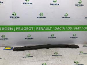 Gebruikte Radiateurbalk Peugeot 108 1.0 12V Prijs € 40,00 Margeregeling aangeboden door Snuverink Autodemontage
