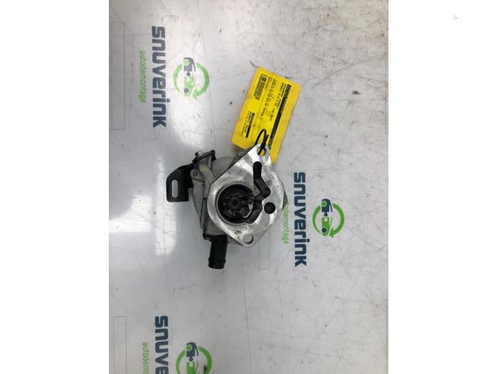 Gebruikte Vacuumpomp Rembekrachtiging Renault Clio IV Estate/Grandtour (7R) 1.5 Energy dCi 90 FAP Prijs € 48,40 Inclusief btw aangeboden door Snuverink Autodemontage