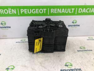 Gebruikte Accubak Renault Clio IV (5R) 1.5 Energy dCi 90 FAP Prijs € 45,00 Margeregeling aangeboden door Snuverink Autodemontage