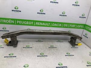 Gebruikte Bumperframe voor Renault Clio III (BR/CR) 1.4 16V Prijs € 45,00 Margeregeling aangeboden door Snuverink Autodemontage