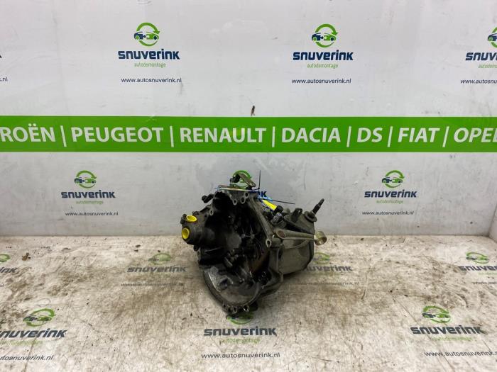 Gebruikte Versnellingsbak Peugeot 206 (2A/C/H/J/S) 1.4 XR,XS,XT,Gentry Prijs € 150,00 Margeregeling aangeboden door Snuverink Autodemontage