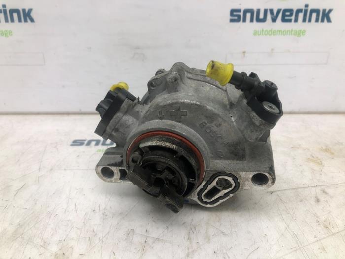 Gebruikte Vacuumpomp Rembekrachtiging Peugeot 208 I (CA/CC/CK/CL) 1.6 Blue HDi 100 Prijs € 50,00 Margeregeling aangeboden door Snuverink Autodemontage