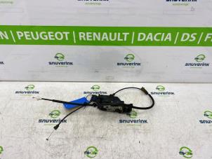 Gebruikte Deurslot Mechaniek 2Deurs links Peugeot 207/207+ (WA/WC/WM) 1.4 16V Prijs € 35,00 Margeregeling aangeboden door Snuverink Autodemontage