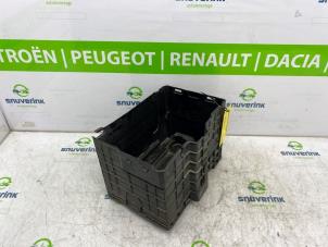 Gebruikte Accubak Renault Twingo II (CN) 1.2 Prijs € 35,00 Margeregeling aangeboden door Snuverink Autodemontage