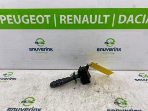 Gebruikte Licht Schakelaar Renault Twingo II (CN) 1.2 Prijs € 30,00 Margeregeling aangeboden door Snuverink Autodemontage