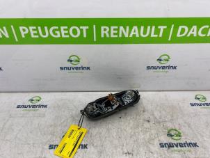 Gebruikte Fitting Achterlicht rechts Renault Twingo II (CN) 1.2 Prijs € 30,00 Margeregeling aangeboden door Snuverink Autodemontage