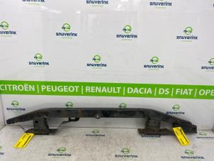 Gebruikte Bumperbalk voor Renault Twingo II (CN) 1.5 dCi 90 FAP Prijs € 70,00 Margeregeling aangeboden door Snuverink Autodemontage