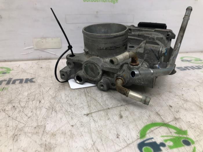 Gasklephuis van een Honda Insight (ZE2) 1.3 16V VTEC 2010