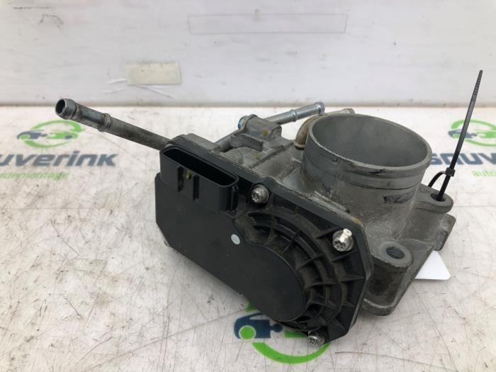 Gasklephuis van een Honda Insight (ZE2) 1.3 16V VTEC 2010